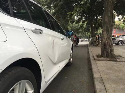 別克車門凹凸免噴漆修復